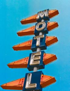 Beyond Route 66--Mid-Century Modern Signage Art In North America